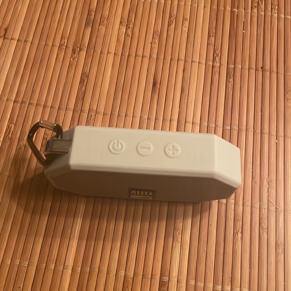 Mini portable speaker - Picture 2 of 3